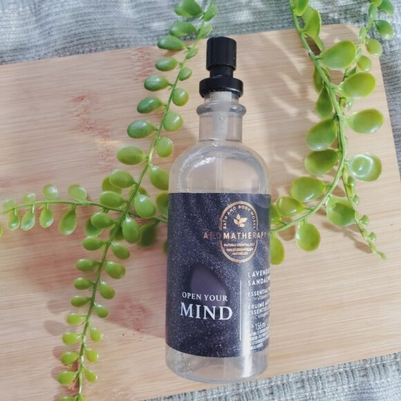 THE BODY SHOP Limited Edition Set + BATH And BODY Set - Picture 3 of 16